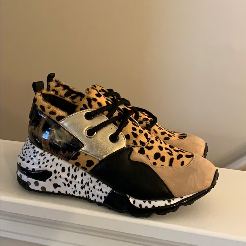 Steve Madden sneakers